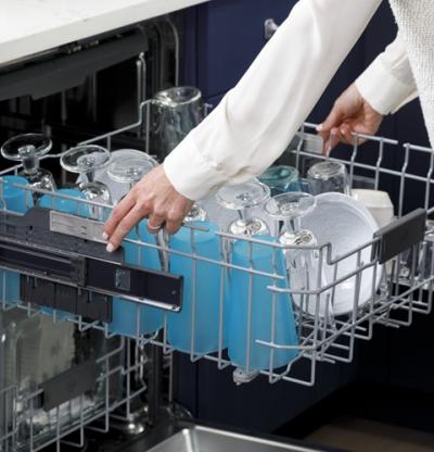 24" GE Built-In Tall Tub Dishwasher With Stainless Steel Tub - GDT665SGNWW