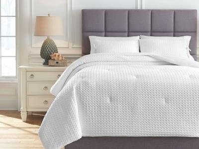 Ashley Furniture Maurilio King Comforter Set Q781003K White