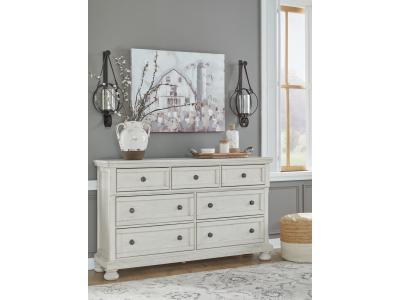 Signature Design by Ashley® Robbinsdale Queen Panel Bed Dresser Chest and 2 Nightstands - B742B35