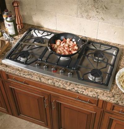 36" Monogram Gas Cooktop - ZGU385NSMSS