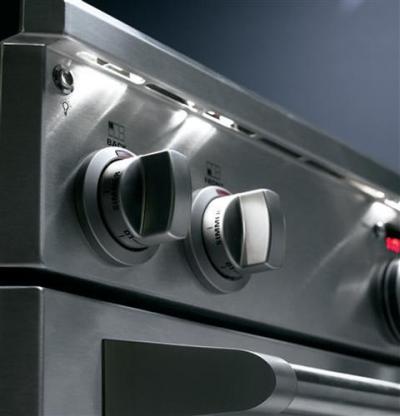 30" Monogram  All Gas Professional Range with 4 Burners (Natural Gas) - ZGP304NRSS