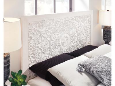 Signature Design by Ashley® Paxberry Queen Panel Bed, Chest and Nightstand - B181B28