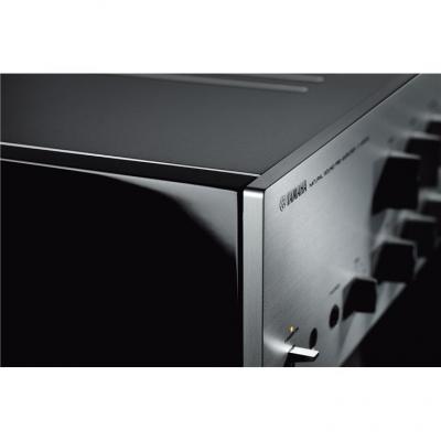 Yamaha Pre Amplifier in Black/Piano Black - C5000 (Black/Piano Black)